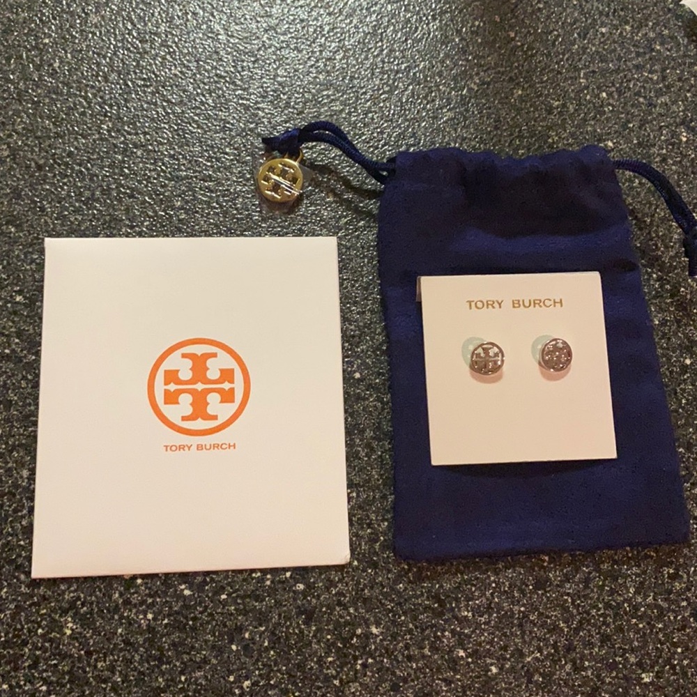 Brand new Tory Burch stud logo earrings!